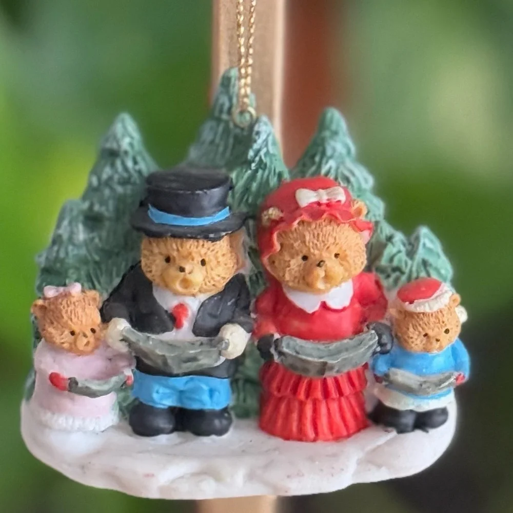 Vintage Silvestri Bear Family Carolers Ornament Resin 1980s Christmas Holiday